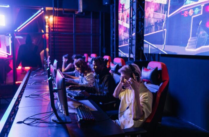 Ilustracja artykułu: Esport: jak czytać transfery i prize pool bez mitów - praktyczny przewodnik