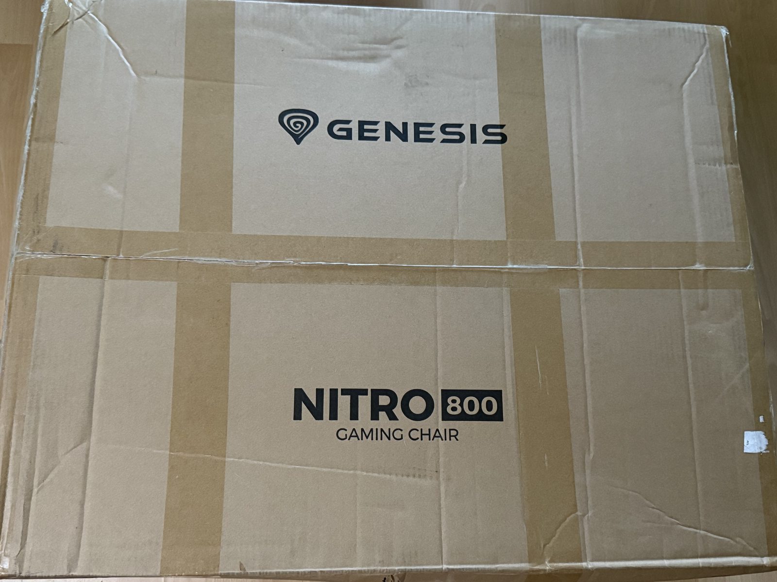 Karton Nitro 800 z logo Genesis