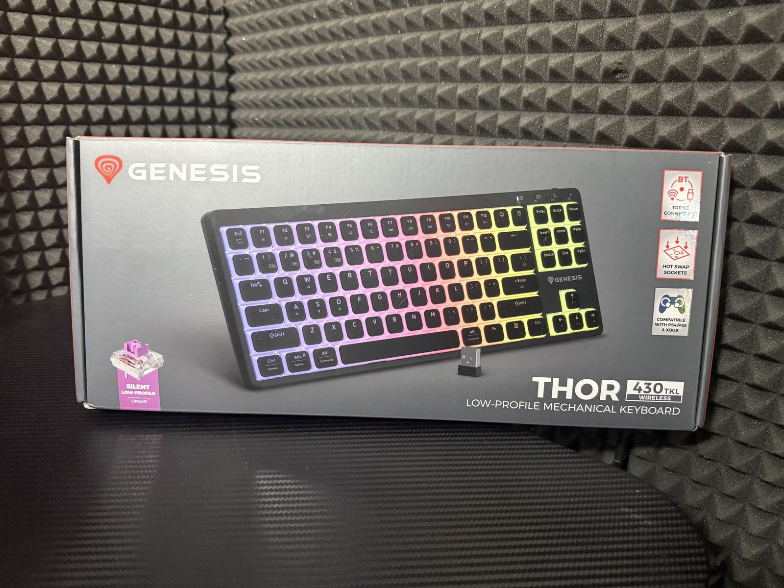 Karton klawiatury Thor 430 TKL Wireless z boku